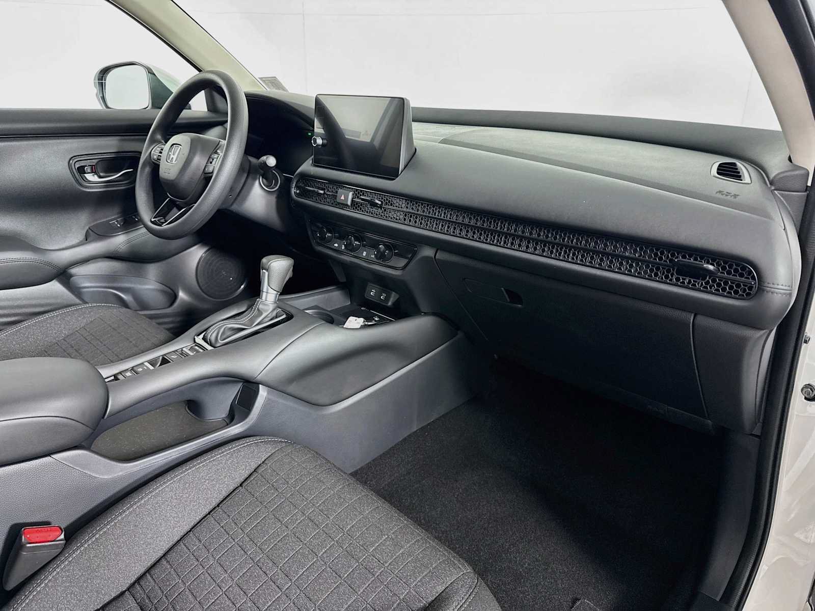 Used 2027 Honda HR-V LX image 26
