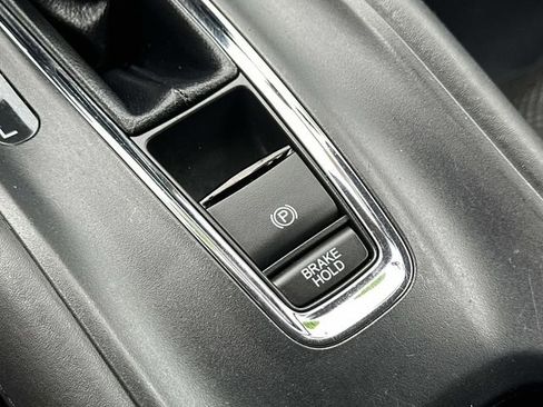 Used 2018 Honda HR-V LX image 7