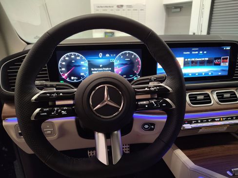 New 2026 Mercedes-Benz GLS 450 4MATIC image 15