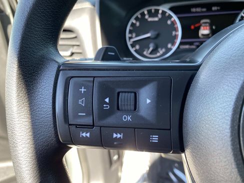 Used 2023 Nissan Rogue S AWD/4WD image 17