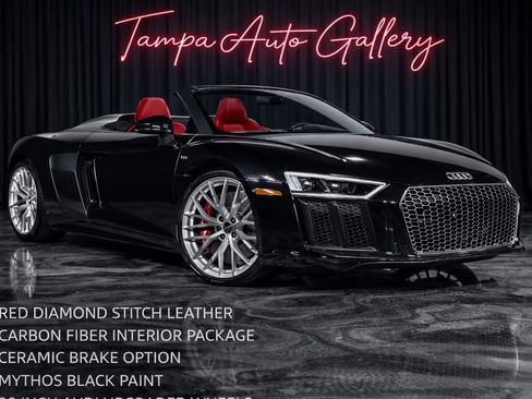 Used 2017 Audi R8 V10 w/ Ceramic Brake Package AWD/4WD image 1