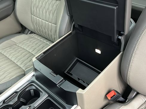 Used 2026 Ford F450 Platinum w/ Platinum Plus Package image 28