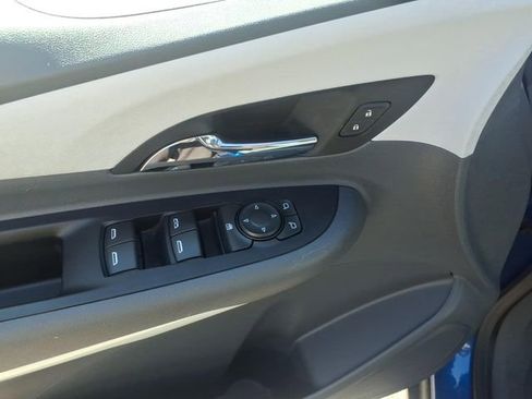 Used 2021 Chevrolet Bolt LT FWD image 15
