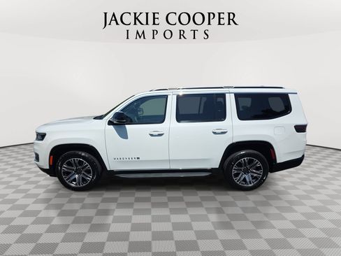 Used 2024 Jeep Wagoneer Series II w/ Flexible Seating Group RWD image 8