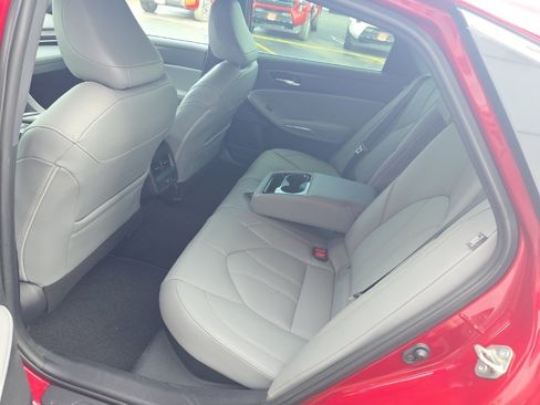 Certified 2021 Toyota Avalon XLE image 12