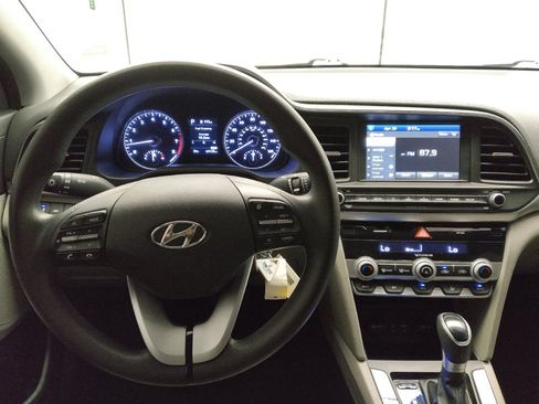 Used 2020 Hyundai Elantra SEL FWD image 22