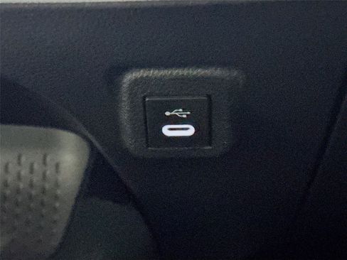 Used 2026 Toyota Corolla SE image 15