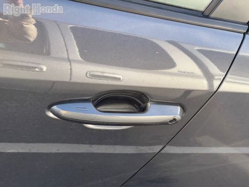 Used 2025 Toyota RAV4 XLE Premium image 9