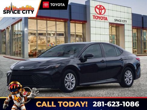 Used 2025 Toyota Camry LE FWD image 1