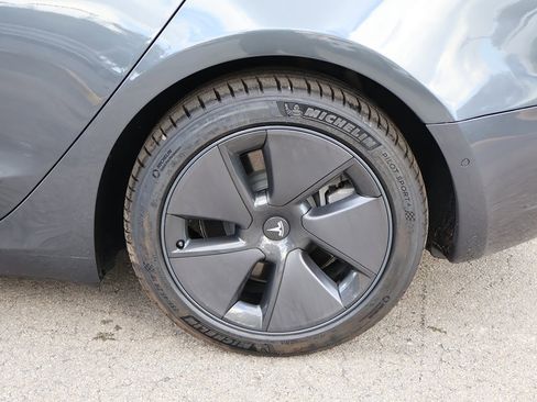 Used 2022 Tesla Model 3 image 21