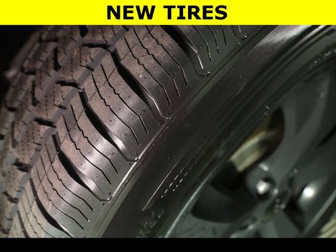 Used 2021 Jeep Cherokee Latitude Plus image 8