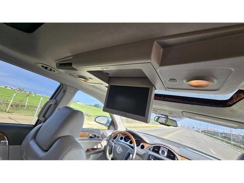 Used 2009 Buick Enclave CXL w/ Entertainment Package #4 image 36