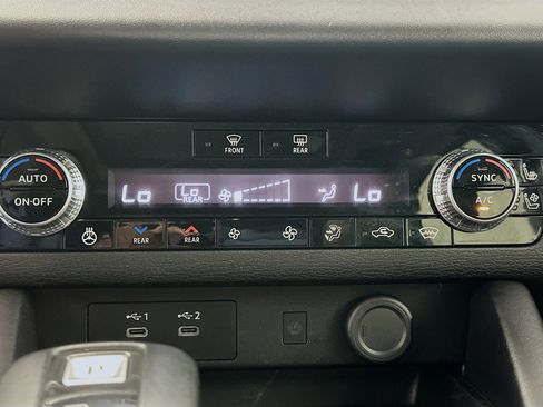 Used 2025 Mitsubishi Outlander SEL image 24