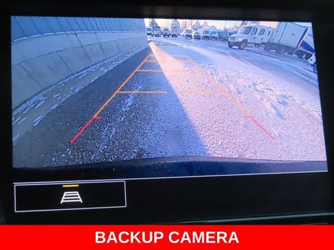 Used 2023 Chevrolet TrailBlazer RS w/ Technology Package image 5