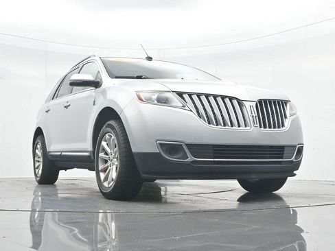 Used 2015 Lincoln MKX FWD w/ Equipment Group 101A image 29