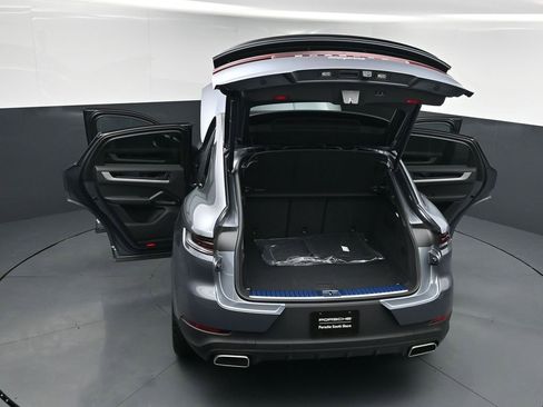 New 2026 Porsche Cayenne Coupe AWD/4WD image 29
