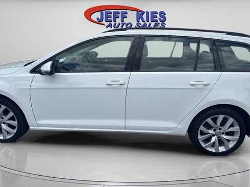 Used 2019 Volkswagen Golf SE FWD image 8