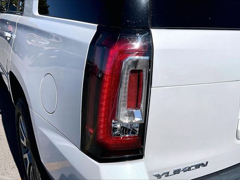 Used 2016 GMC Yukon Denali w/ Open Road Package AWD/4WD image 32