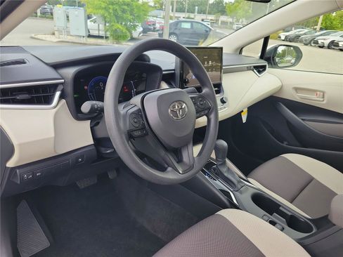 Used 2026 Toyota Corolla LE FWD image 17