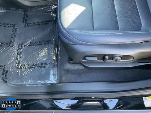 Used 2022 Chevrolet Bolt EUV LT w/ Convenience Package image 14