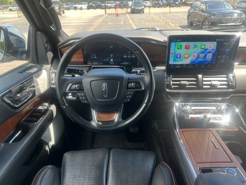Used 2023 Lincoln Navigator Black Label AWD/4WD image 18