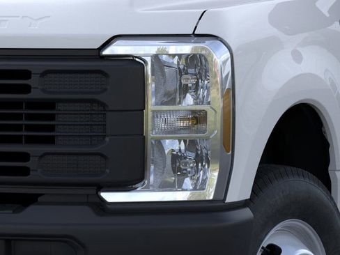 New 2025 Ford F350 XL AWD/4WD image 18