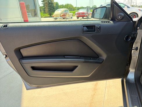 Used 2014 Ford Mustang Convertible w/ Equipment Group 102A RWD image 10