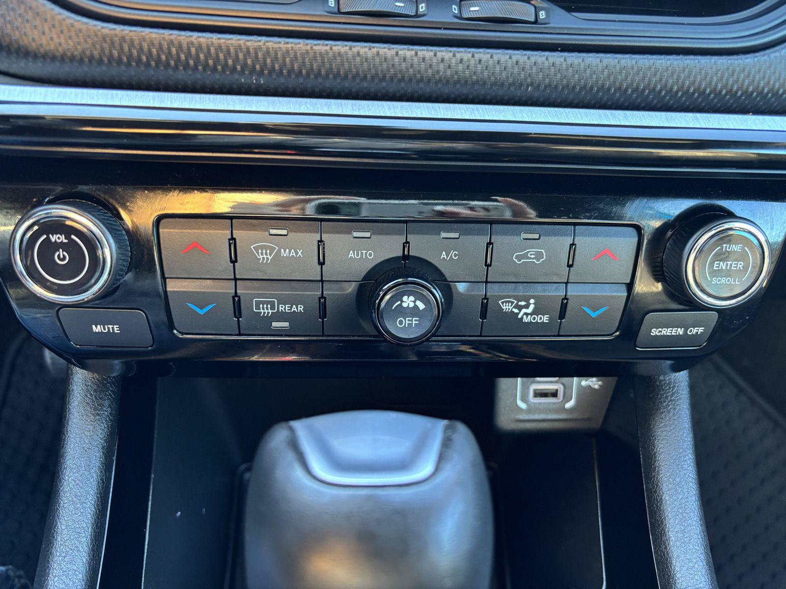 Used 2025 Jeep Compass Trailhawk AWD/4WD image 22