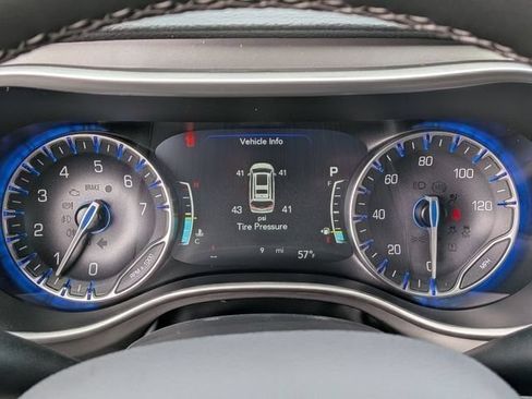 New 2027 Chrysler Pacifica Select FWD image 16