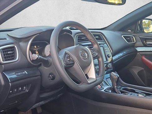 Used 2021 Nissan Maxima Platinum w/ 40th Anniversary Package FWD image 9