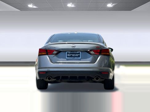 Used 2024 Nissan Altima 2.5 SR FWD image 9