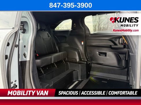 Used 2025 Toyota Sienna XSE w/ XSE Plus Package AWD/4WD image 20