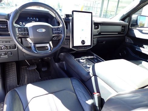 Used 2024 Ford Expedition Max Platinum image 17