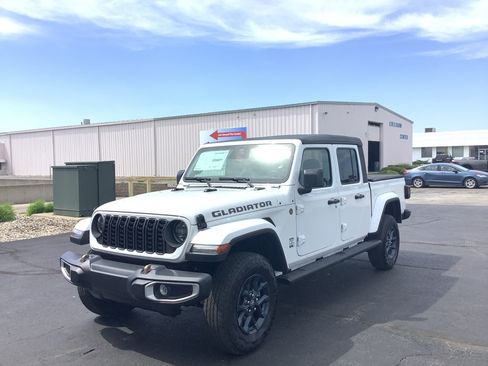 New 2026 Jeep Gladiator Sport AWD/4WD image 1