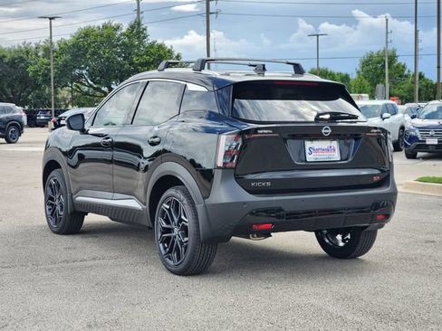 New 2025 Nissan Kicks SR image 3