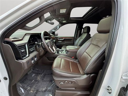 Used 2022 GMC Sierra 1500 Denali w/ Denali Reserve Package AWD/4WD image 2