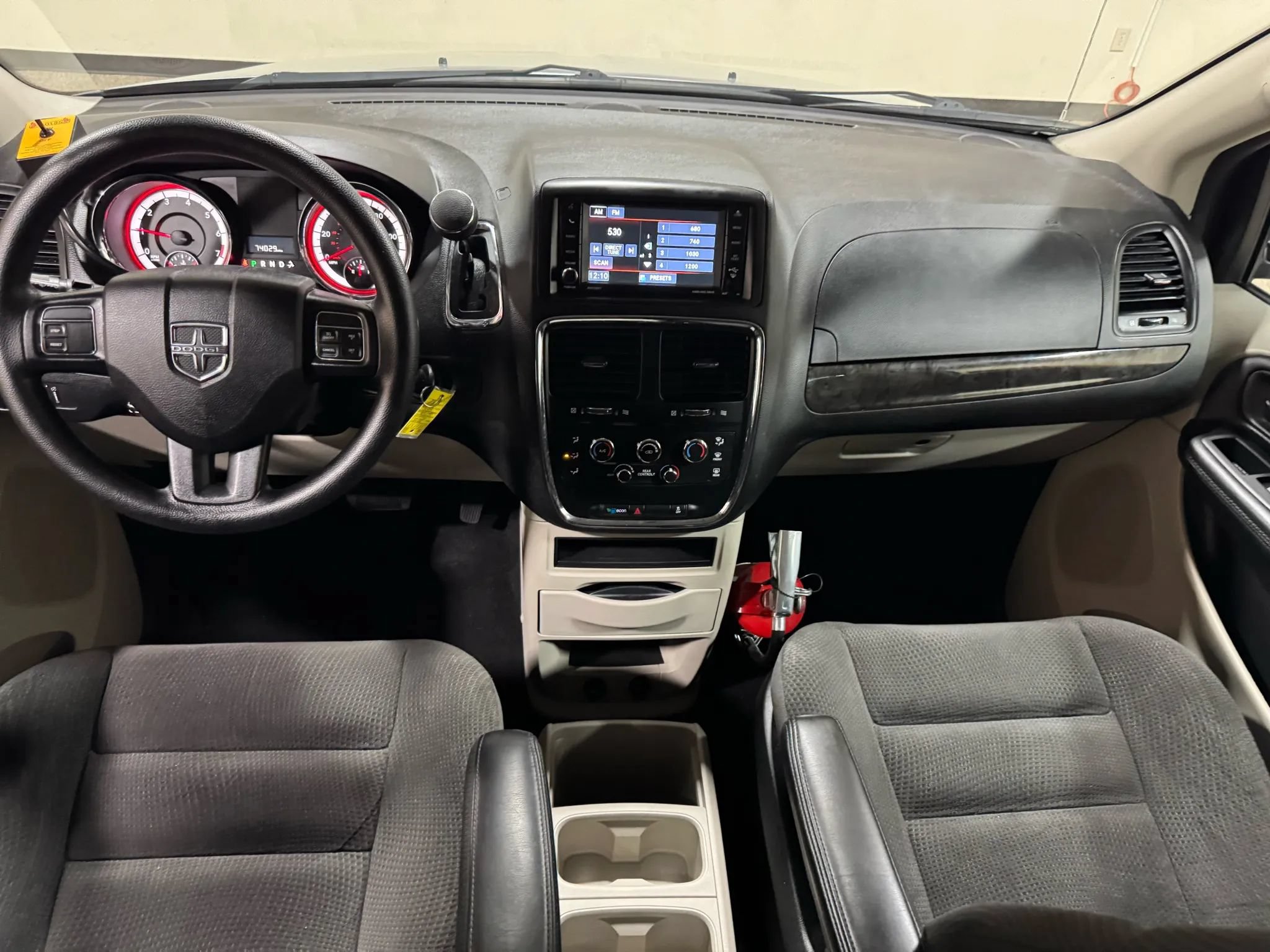 Used 2018 Dodge Grand Caravan SE FWD image 50