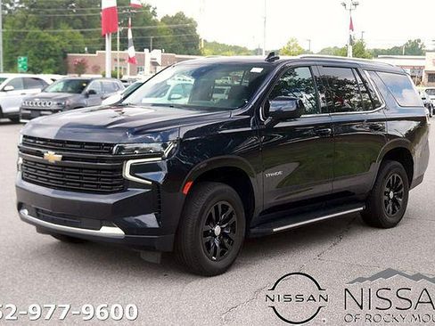 Used 2024 Chevrolet Tahoe LT RWD image 3
