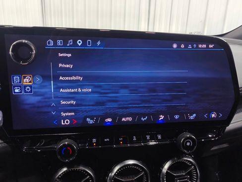 Used 2024 Chevrolet Blazer EV LT AWD/4WD image 41