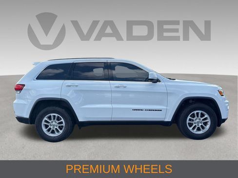 Used 2020 Jeep Grand Cherokee Laredo RWD image 6
