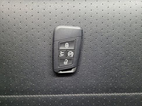 Used 2021 Volkswagen Atlas SE FWD image 32