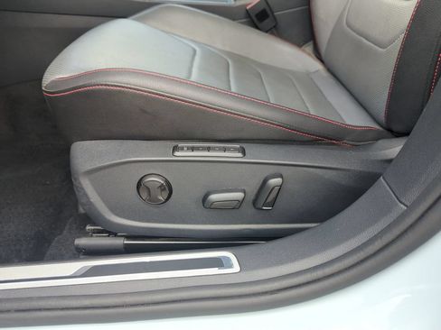 Used 2025 Volkswagen Jetta GLI Autobahn FWD image 13