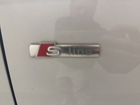 Used 2023 Audi Q3 2.0T Premium Plus w/ Premium Plus Package image 2