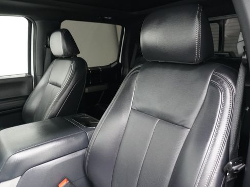 Used 2022 Ford F250 Lariat w/ Lariat Ultimate Package AWD/4WD image 12