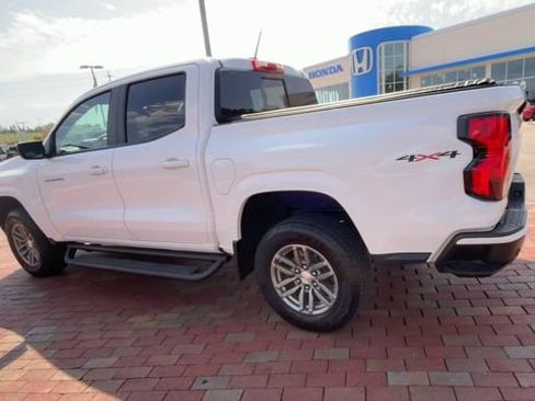 Used 2023 Chevrolet Colorado LT w/ LT Convenience Package II AWD/4WD image 7
