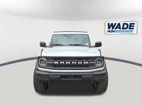 Used 2025 Ford Bronco 4-Door image 2