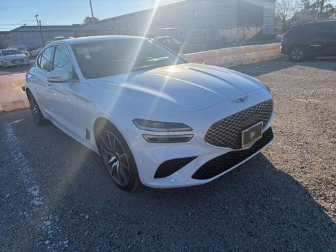 Used 2025 Genesis G70 2.5T image 1