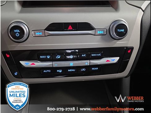 Used 2024 Ford Explorer XLT w/ Equipment Group 202A AWD/4WD image 17