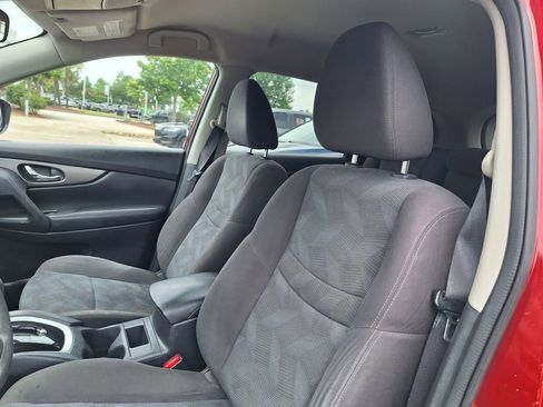 Used 2016 Nissan Rogue SV FWD image 11