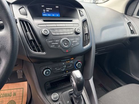 Used 2015 Ford Focus SE image 22